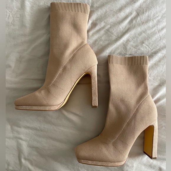 Lulu’s Nude Stretch Ankle Boots - Picture 2 of 6